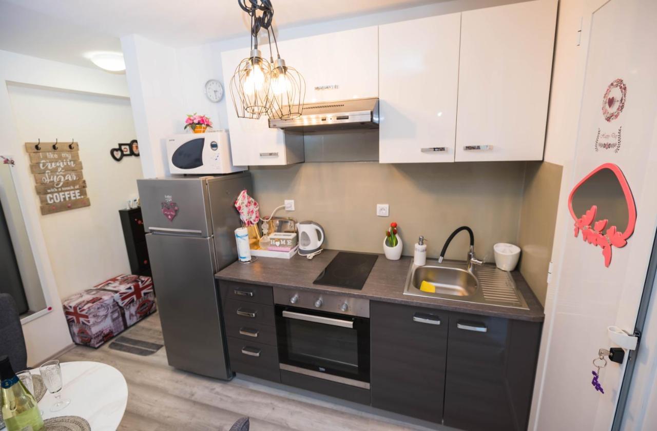 Apartments Mary & Free Parking Rovinj Exterior foto